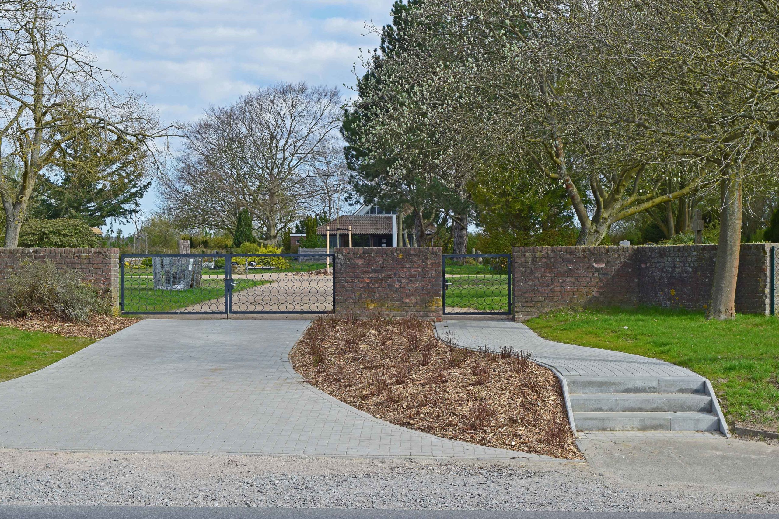 Haupteingang - Friedhof Holdenstedt