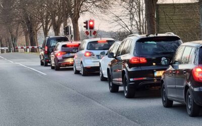 Höhenungleicher Bahnübergang zwischen Holdenstedt und Veerßen